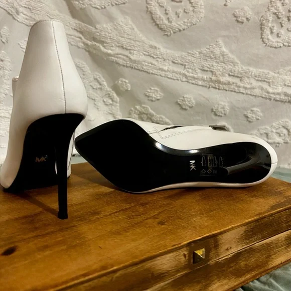 Michael Kors White Ankle Boots - Picture 4 of 4